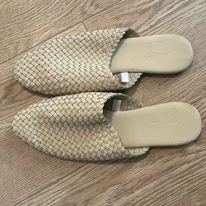 Women's Elora Mule Flats - Universal Thread Light Beige